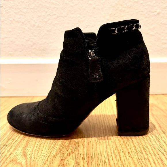 Chanel black suede booties - Picture 3 of 16